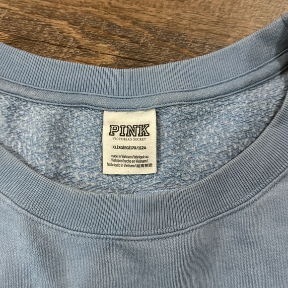 Super comfy PINK brand crewneck - Picture 3 of 3